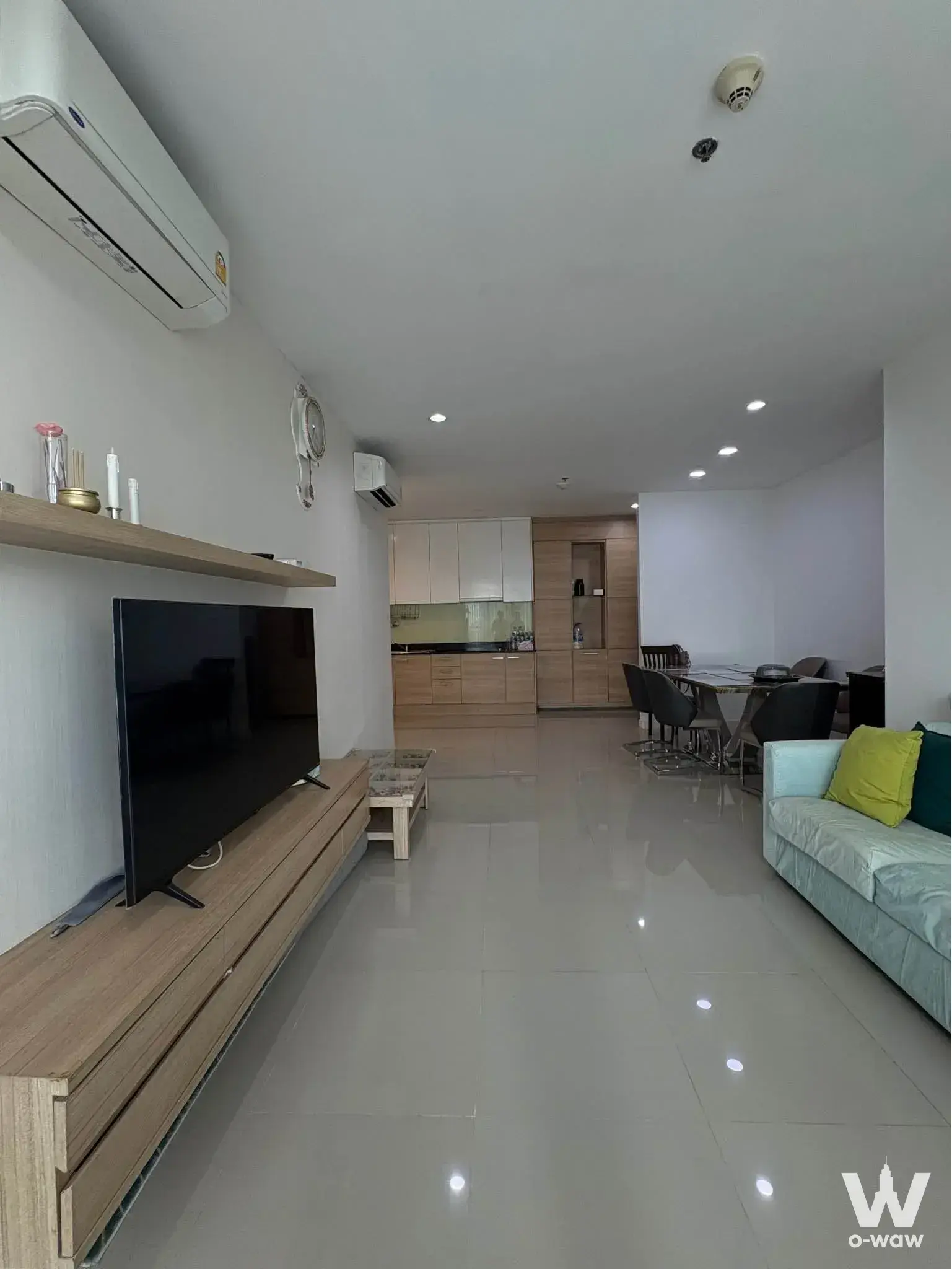 Condo with 2 bedrooms for rent at Circle Condominium — photo 3 of 5
