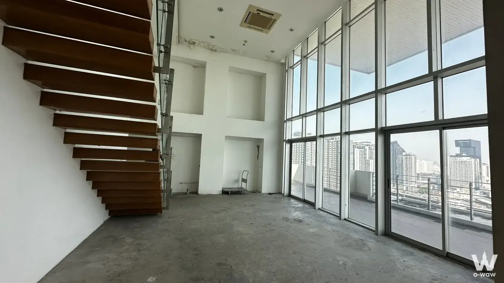 Condo with 2 bedrooms for sale at My Resort Bangkok — photo 3 of 5
