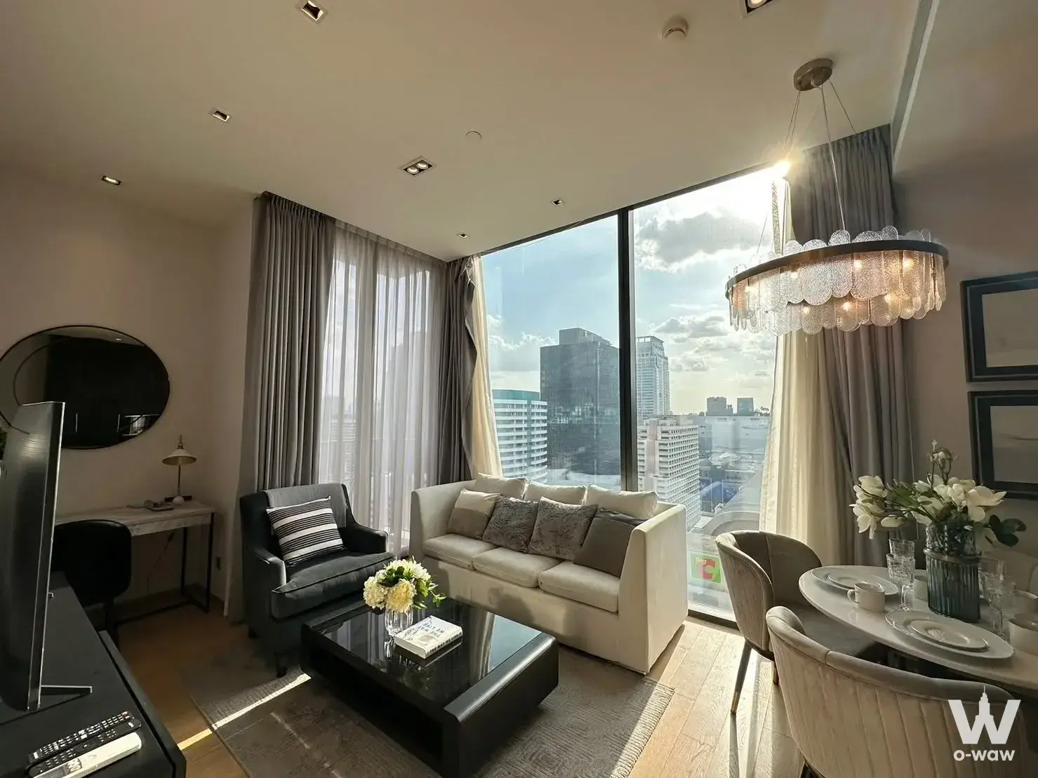 Condo with 2 bedrooms for rent at 28 Chidlom — photo 2 of 5