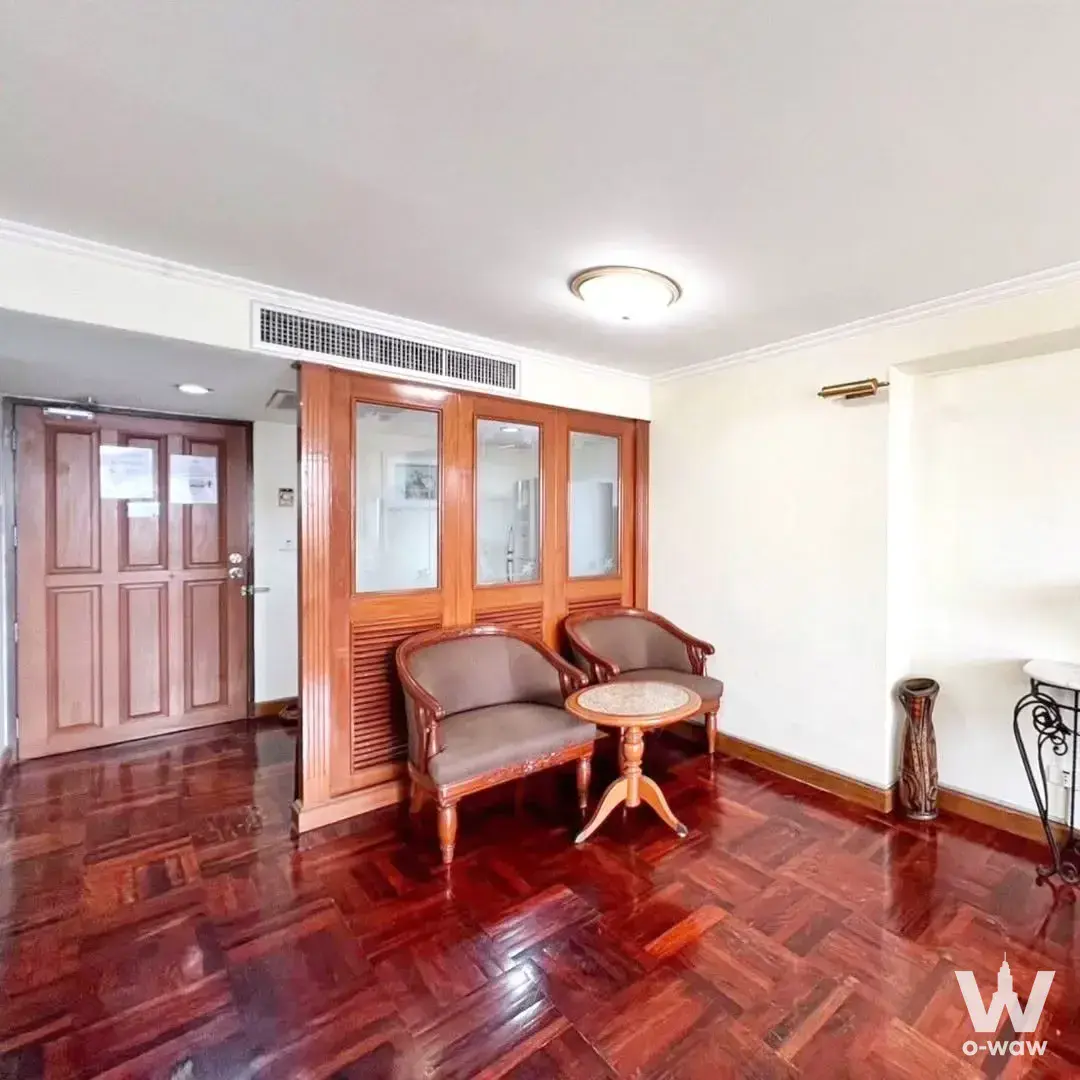 Condo with 1 bedroom for sale at Omni Tower Sukhumvit Nana — photo 2 of 3