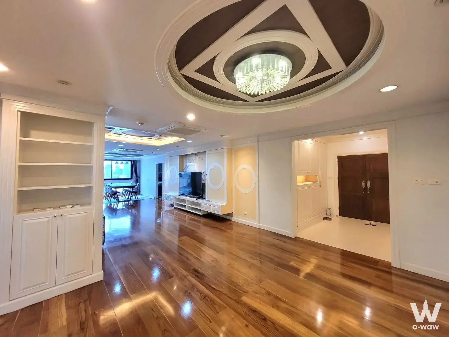 Sukhumvit 24, Phrom Phong, Bangkok