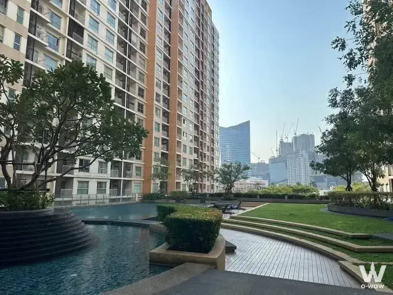 800m from BTS Punnawithi, Udomsuk; 400m from Cloud 11, 500m from True Digital Park. Khlong Toei, Bangkok