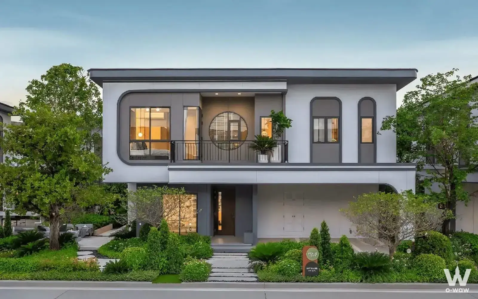 House with 4 bedrooms for sale at Bang Na, Bangkok (Near Suvarnabhumi Airport, Mega Bangna, Central Village) — photo 1 of 5