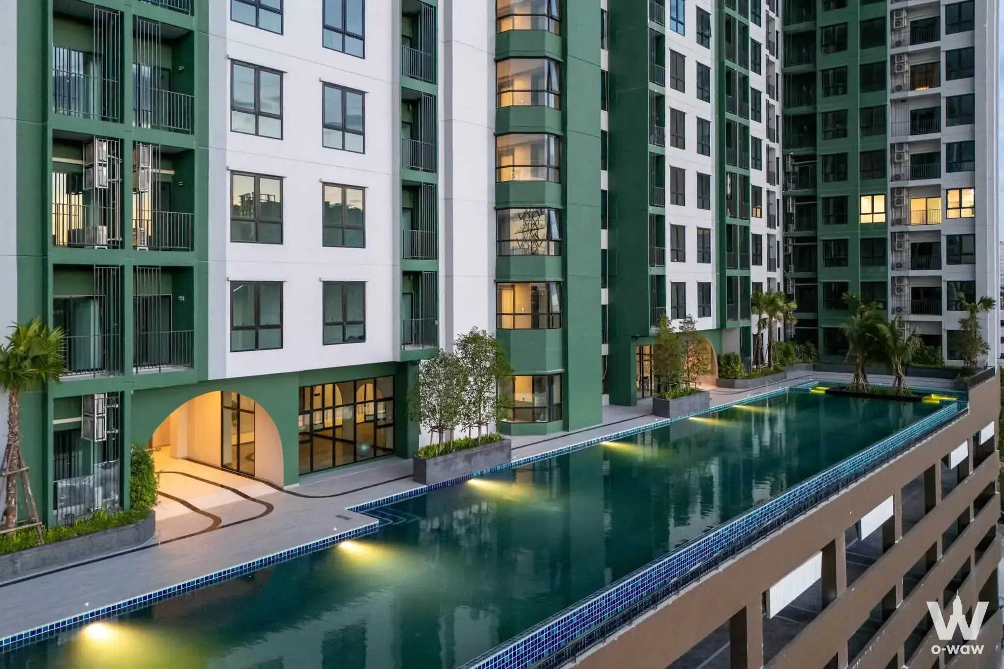 Condo with 3 bedrooms for sale at Supalai Parc Ekkamai-Pattanakarn — photo 3 of 4