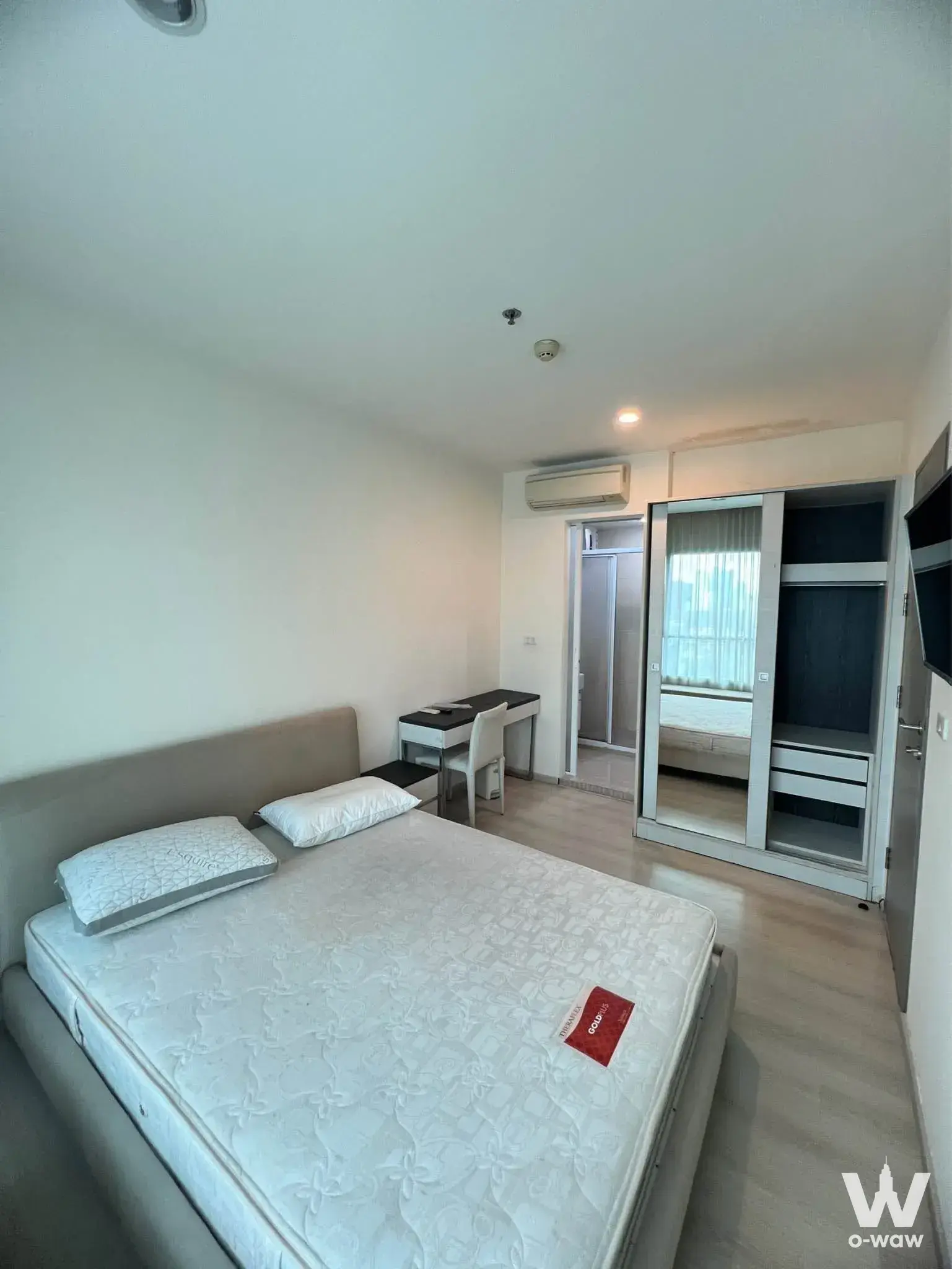 Condo with 2 bedrooms for rent at Life Ratchadapisek — photo 1 of 5