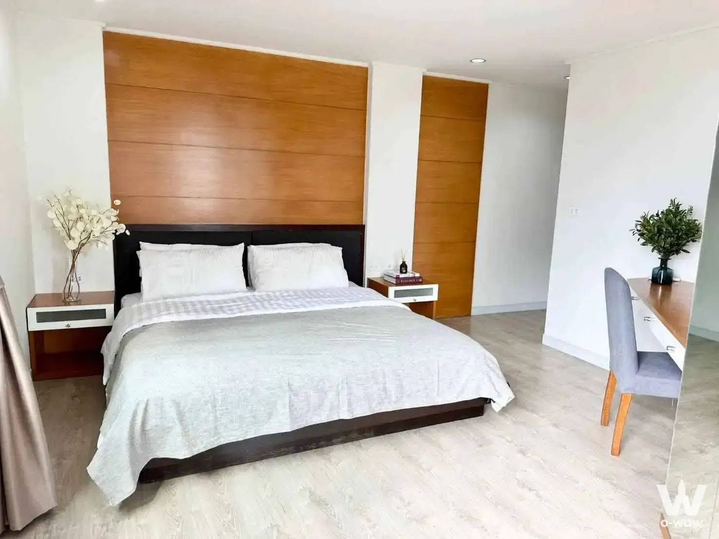 Condo with 2 bedrooms for rent at The Royal Place 1 — photo 5 of 5