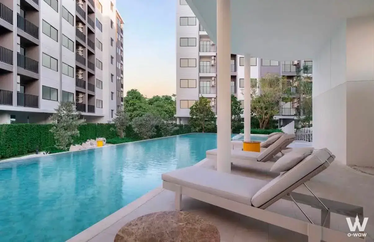 Condo with 1 bedroom for rent at Chewathai Hallmark Ekkamai-Raminthra — photo 1 of 5