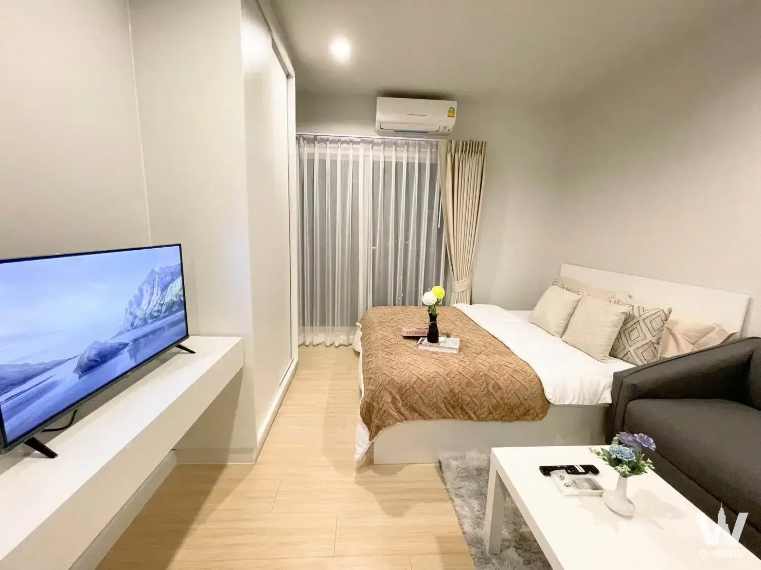 Commercial with 1 bedroom for rent at Metro Sky Wutthakat — photo 2 of 5