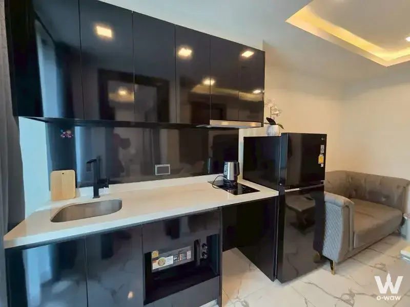 Condo with 1 bedroom for sale — photo 2 of 5