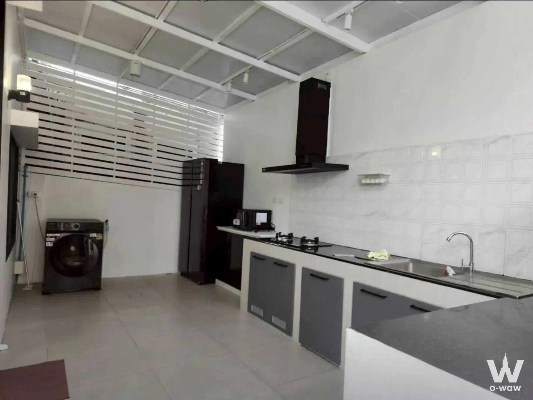 Townhouse with 3 bedrooms for rent at Areeya Mandarina Sukhumvit 77 — photo 4 of 5