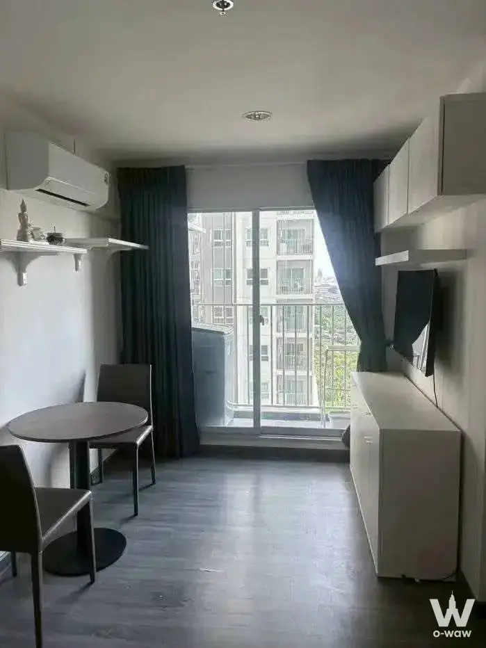 Condo with 1 bedroom for rent at The Trust Condo @BTS Erawan — photo 1 of 5
