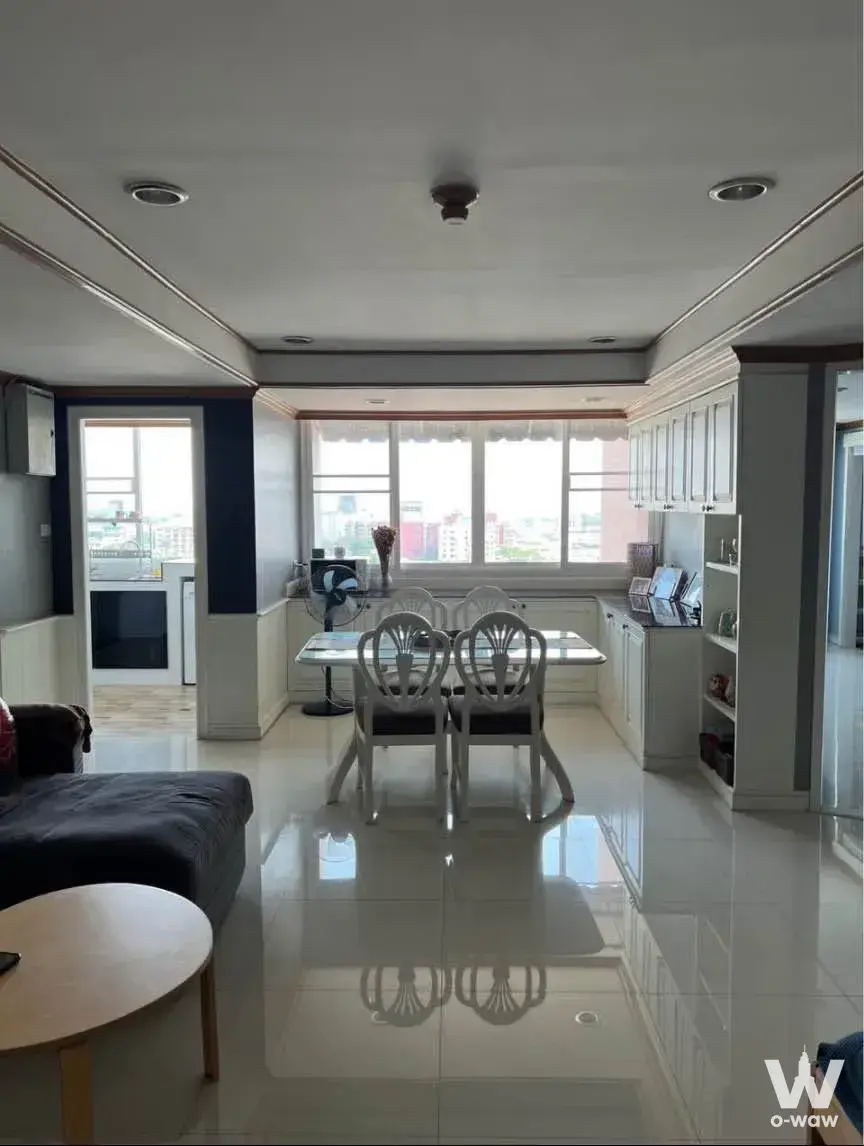 Sathorn-Yen Akat, Bangkok, Thailand