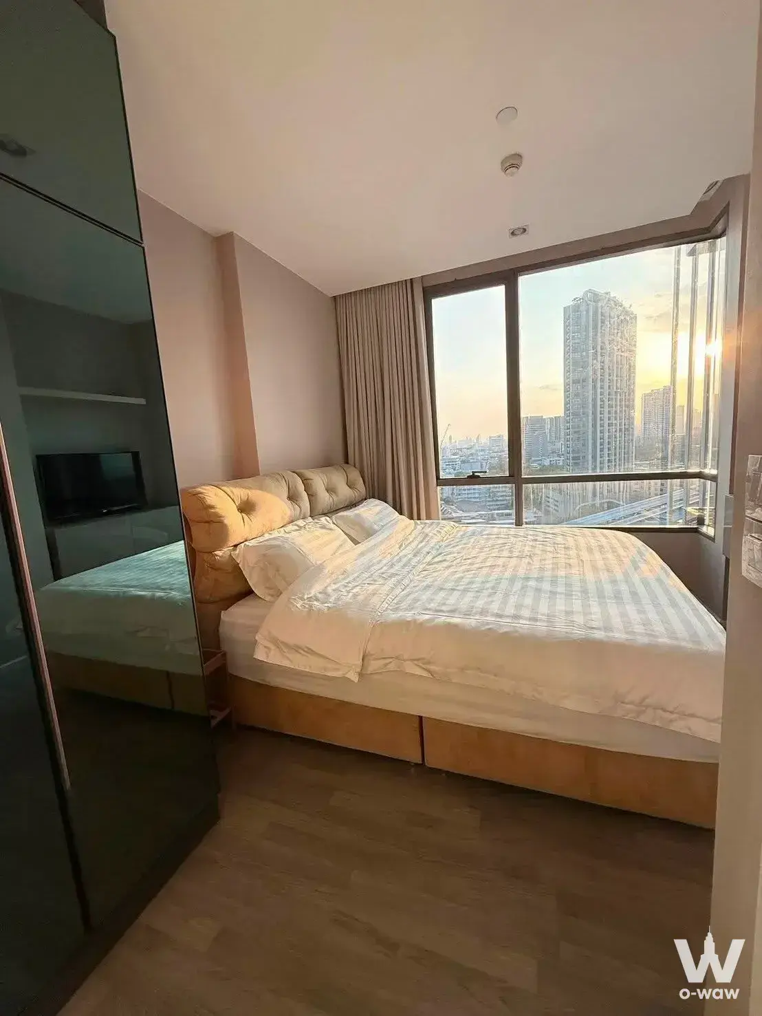 Condo with 1 bedroom for rent at The Room Sukhumvit 69 — photo 1 of 5