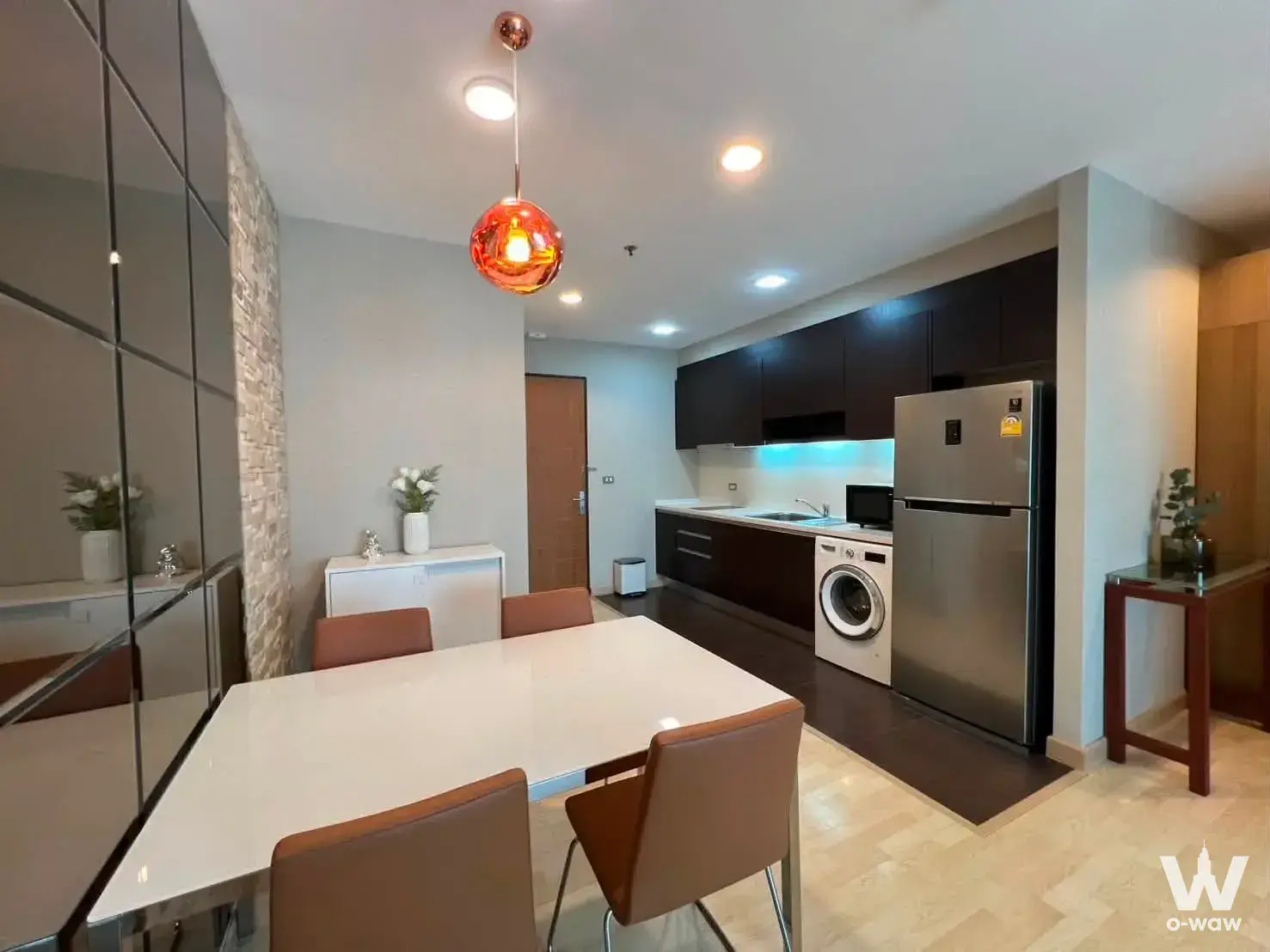 Townhouse with 2 bedrooms for rent at 59 Heritage — photo 4 of 5