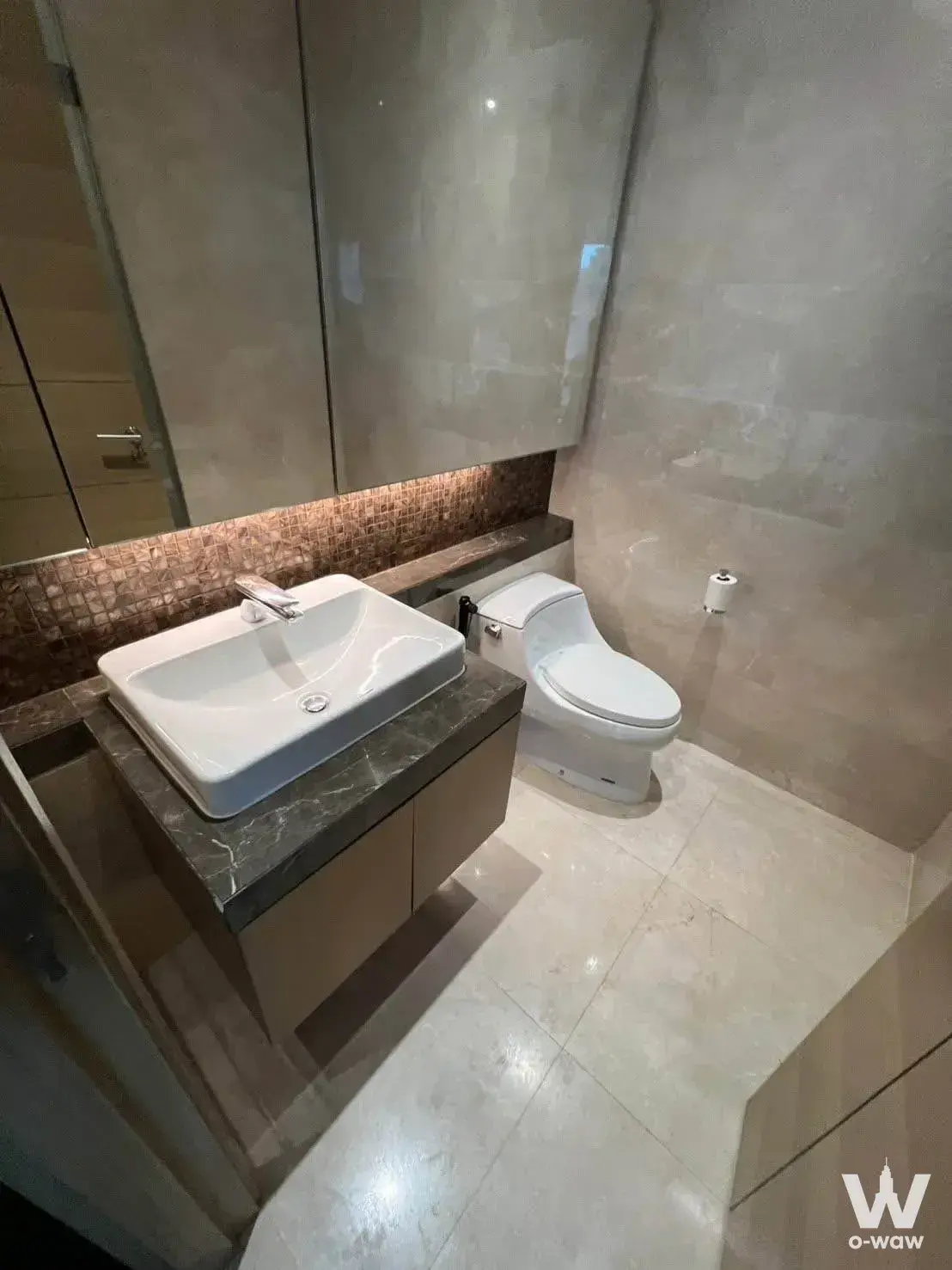 Condo with 2 bedrooms for rent at Magnolias Ratchadamri Boulevard — photo 2 of 5