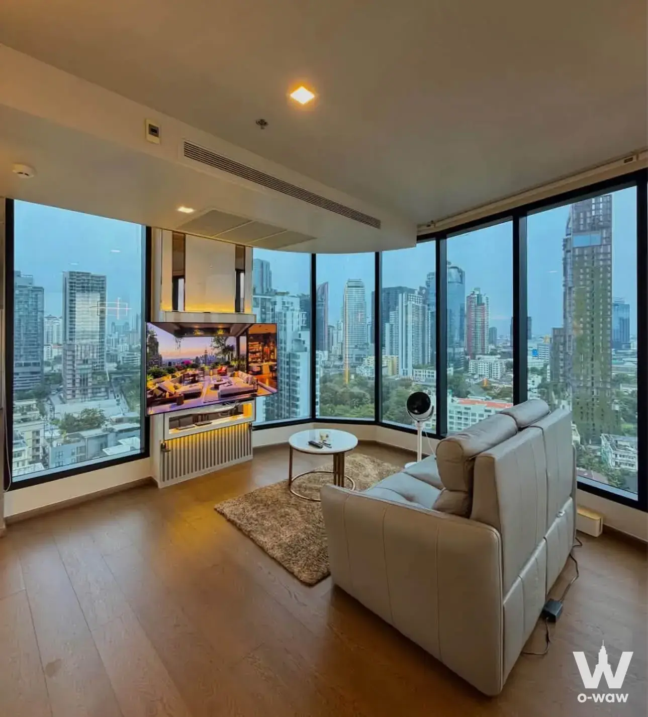Condo with 2 bedrooms for rent at Ideo Q Sukhumvit 36 — photo 1 of 5