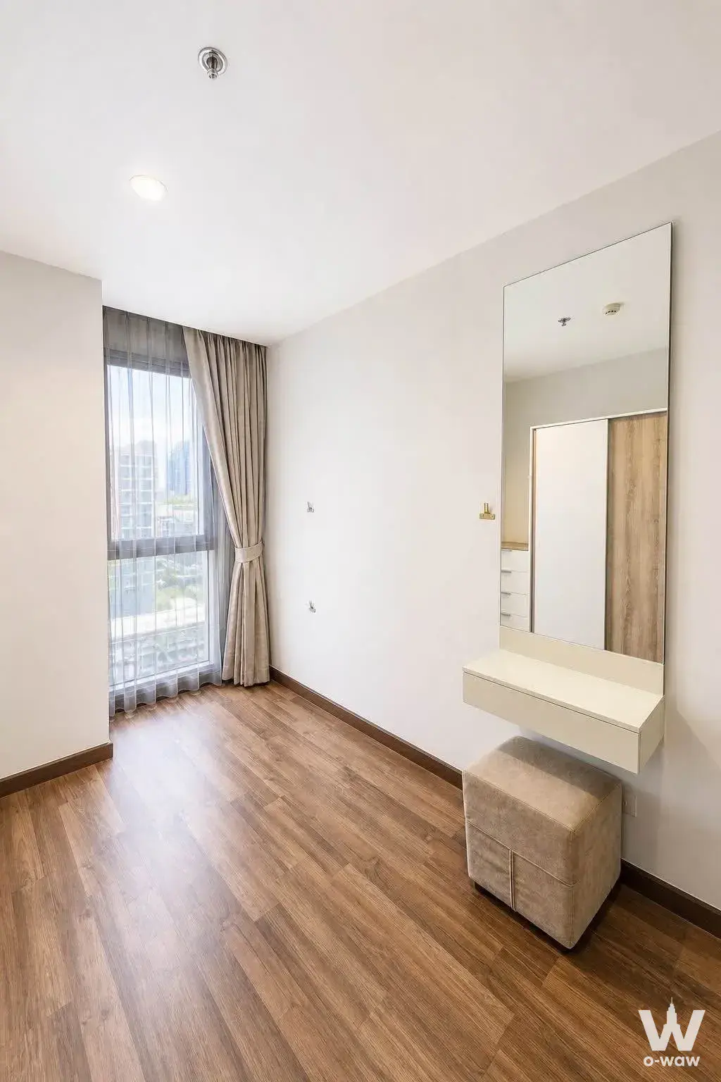 Condo with 2 bedrooms for rent at Chewathai Interchange คอนโดชีวาทัย อินเตอร์เชนจ์ — photo 4 of 5