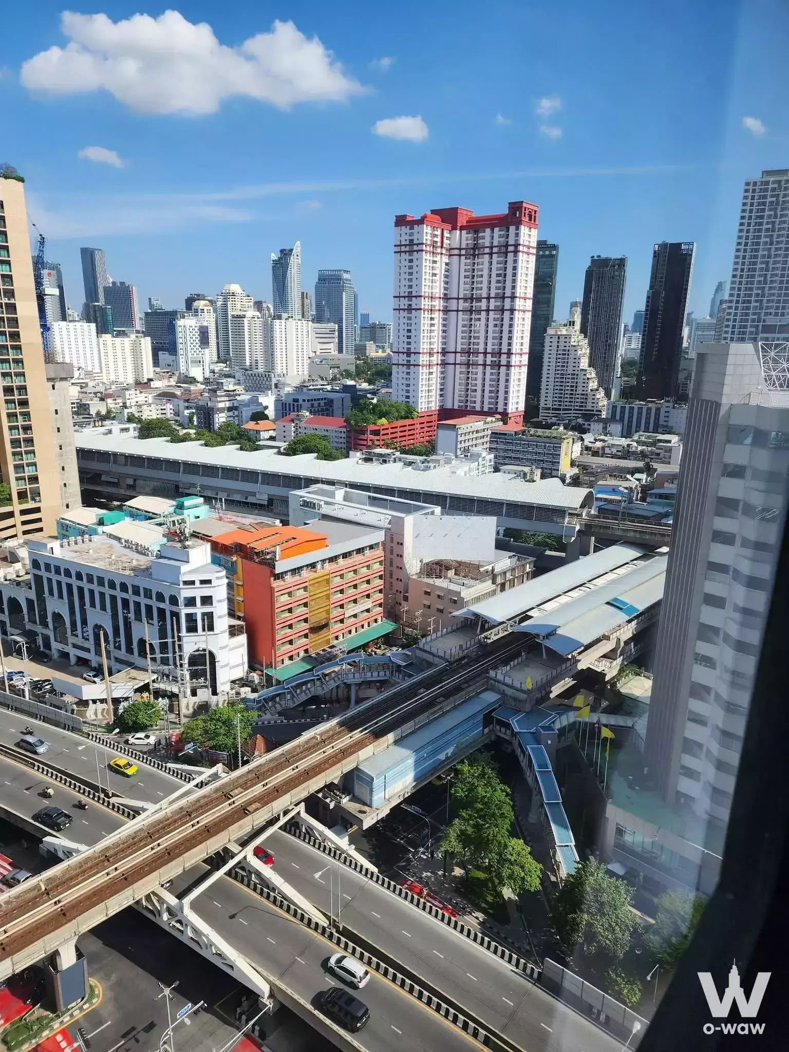 Near BTS Phayathai Station
