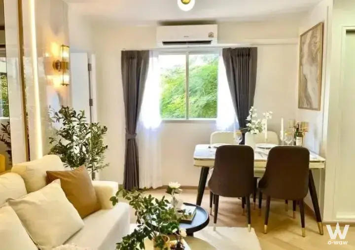 Condo with 2 bedrooms for sale at Near MRT Yellow Line Sri Dan Station, 600 meters away. Located in front of the project with a footbridge and bus stop nearby. Adjacent to a fresh market. — photo 2 of 3