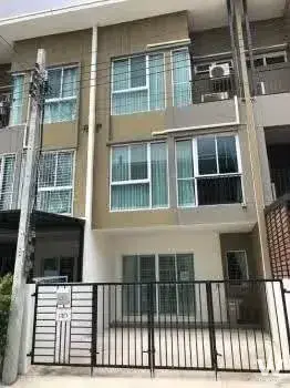 Townhouse with 3 bedrooms for rent at Ram Intra Road, Soi Ram Intra 127, Bangkok — photo 1 of 13