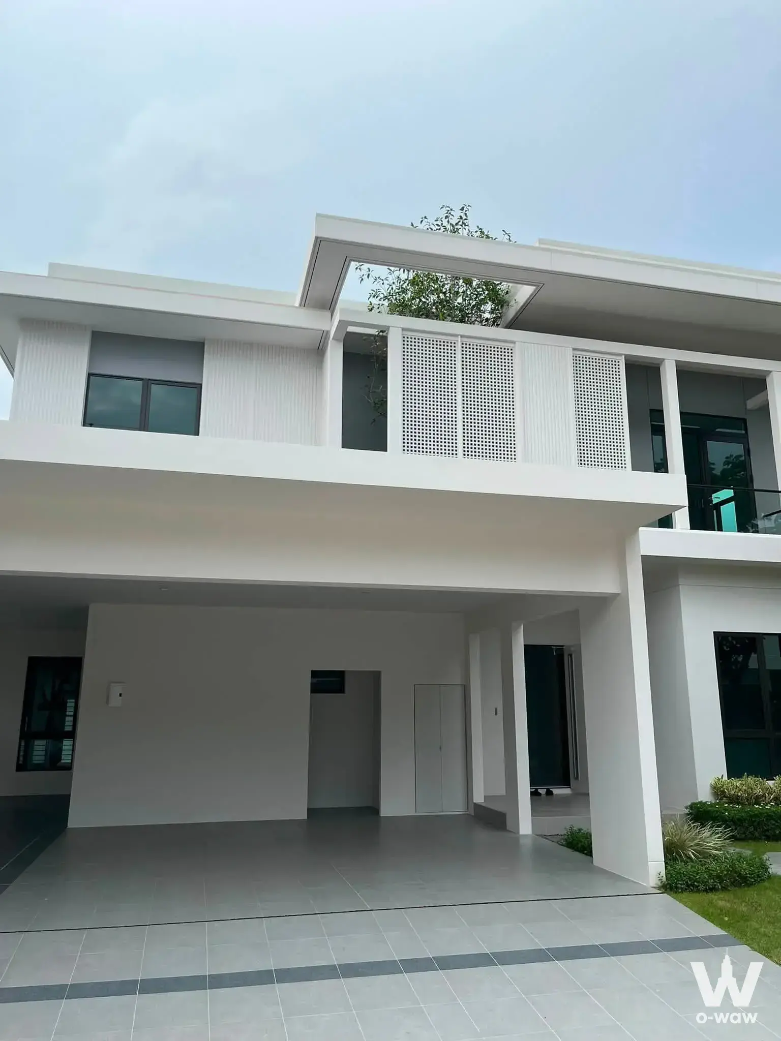 Bangna, approximately 9 minutes from Mega Bangna
