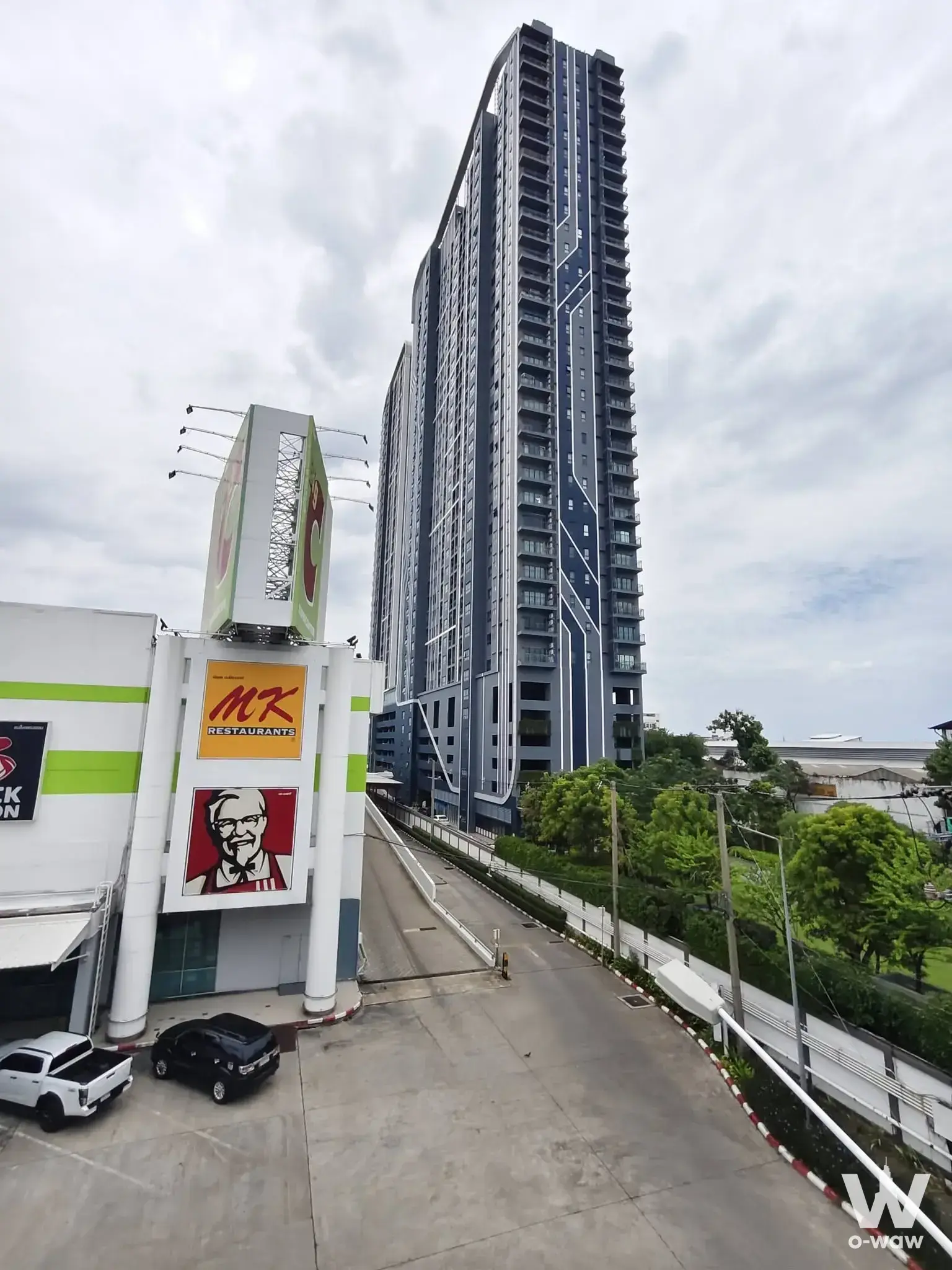 BTS Pu Chao, Sukhumvit, Bangkok