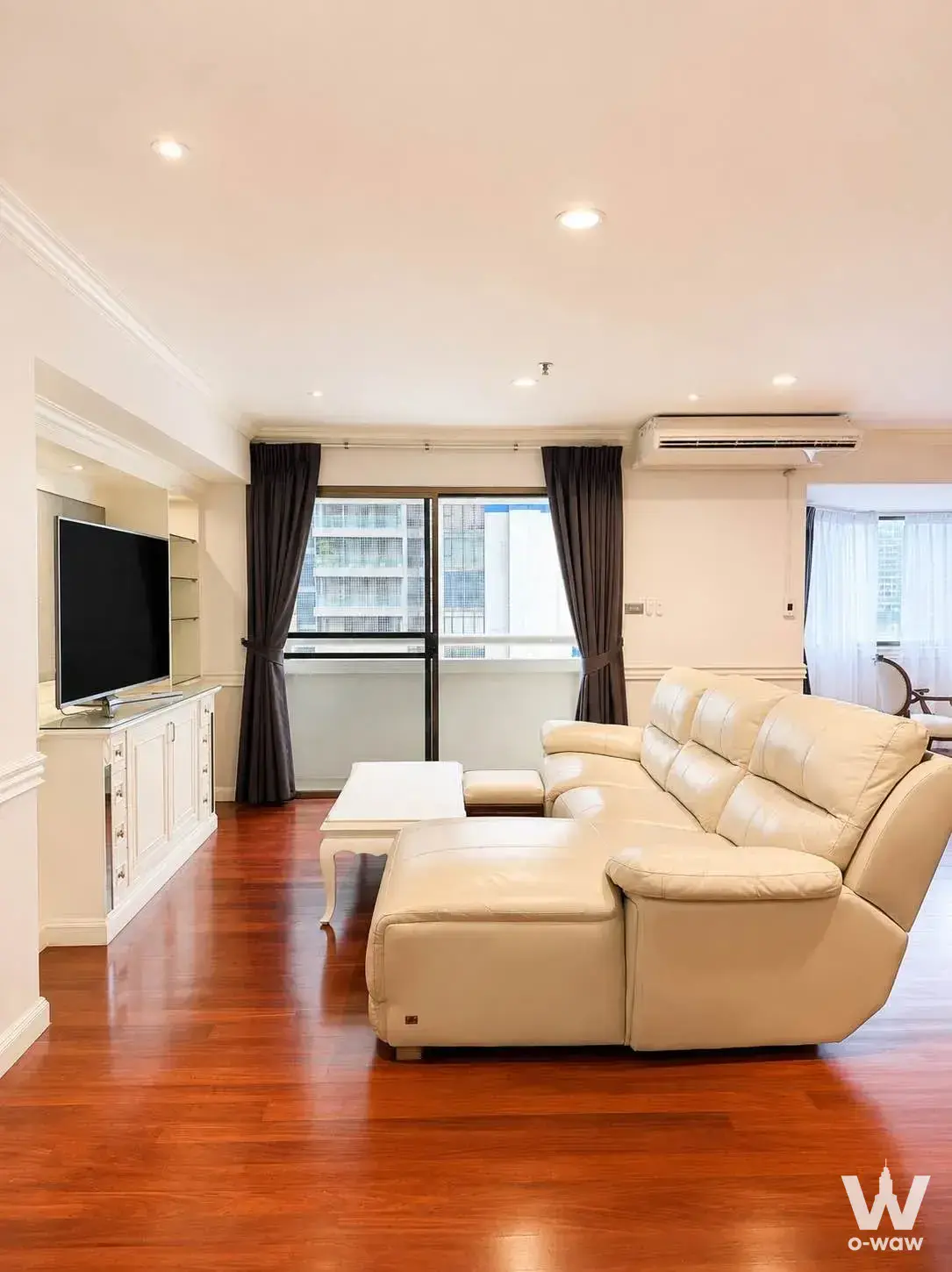 Condo with 3 bedrooms for rent at Baan Suanpetch — photo 4 of 5