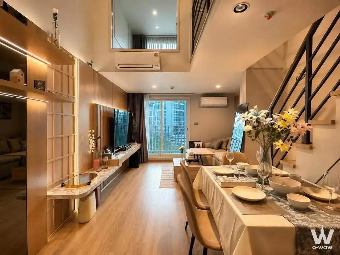Sala Daeng / Sam Yan area, Bangkok (300m from BTS Sala Daeng, 350m from MRT Sam Yan)
