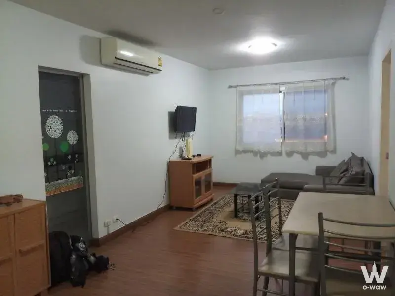 Condo with 2 bedrooms for sale at Srinakarin, near Lotus's Srinakarin and Kanchanaphisek Expressway & Yellow Line MRT — photo 2 of 5