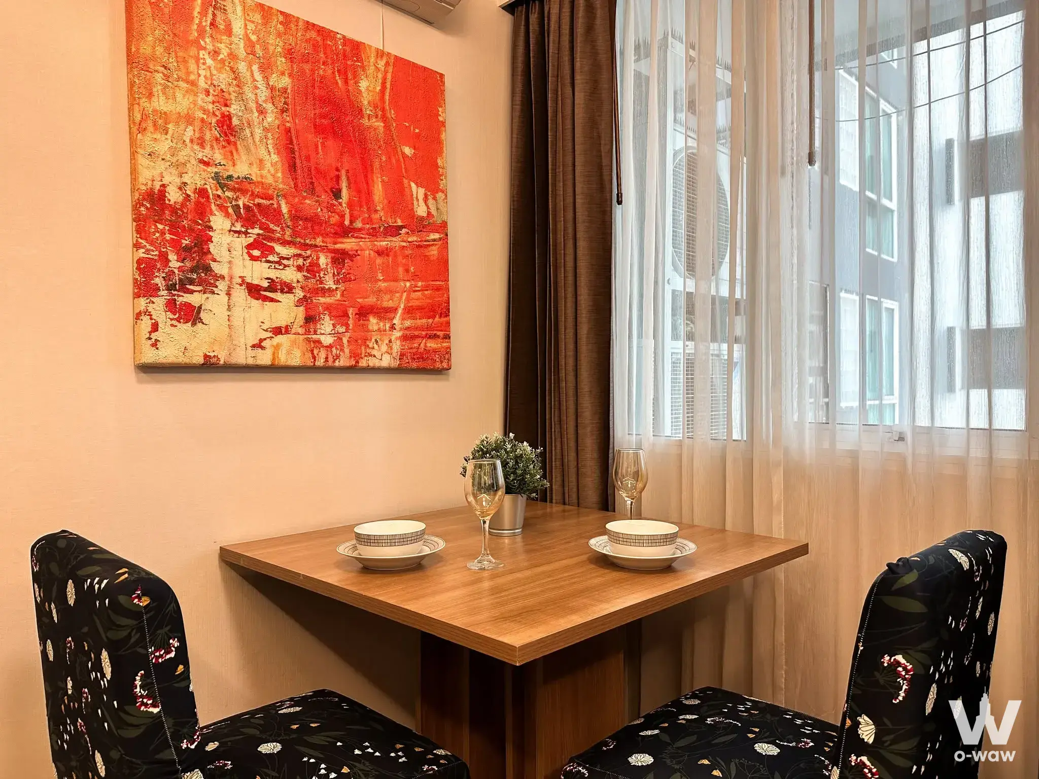 Condo for rent at InterLux Premier — photo 3 of 5