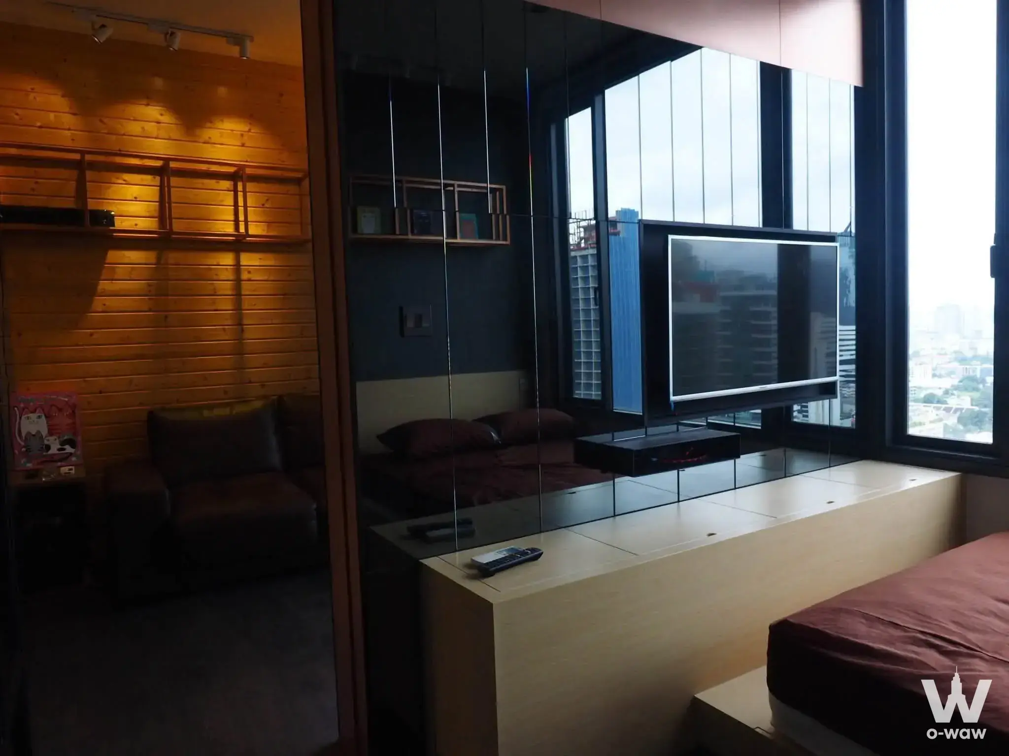 Condo with 1 bedroom for rent at The Edge Sukhumvit 23 — photo 2 of 5