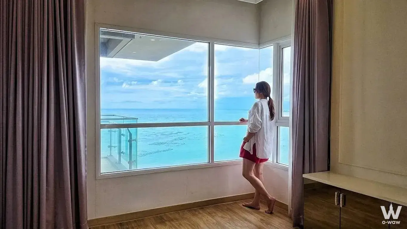 High-floor 3-bed condo for sale in The Zea Sriracha with ocean view and corner windows