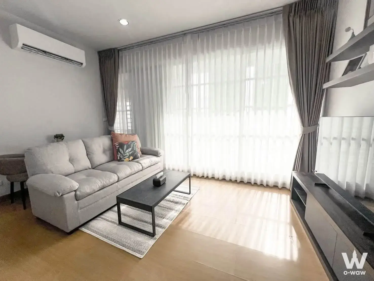 Townhouse with 1 bedroom for rent at Soi Mu Ban Ban Klang Krung Office Park — photo 1 of 5