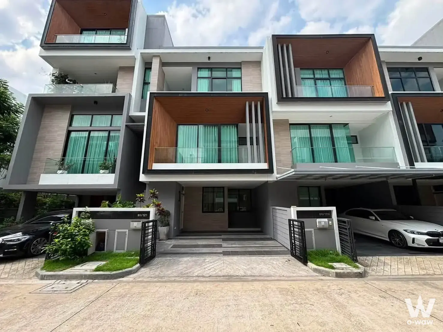 Opposite Nirvana PORCH Bangkok Yai, opposite Little Walk Bangkok Yai, near Market Place Bangkok Yai, Sammakorn Place Ramkhamhaeng, Big C Foodplace Keha Romklao, Brighton College, Wellington College Bangkok, Ascot International School Bangkok, Heathfield International School, Ramkhamhaeng Advent International School