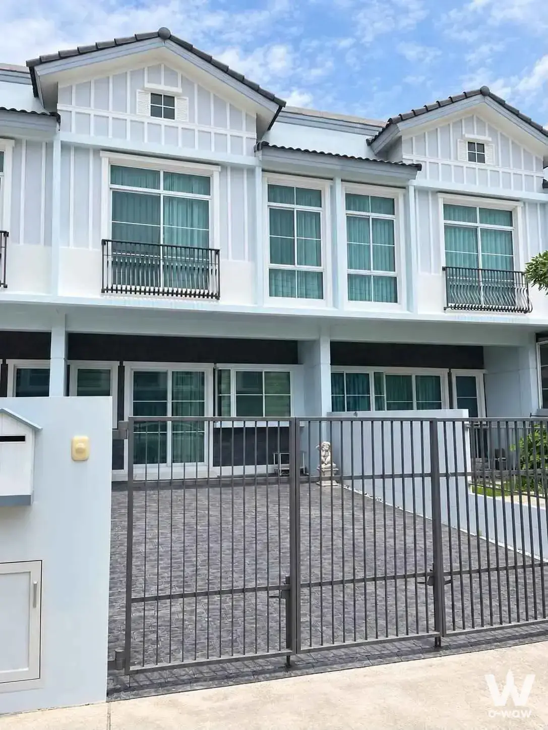 Townhouse with 2 bedrooms for rent at Indy1 Bangna Ramkhamhaeng 2 — photo 1 of 4