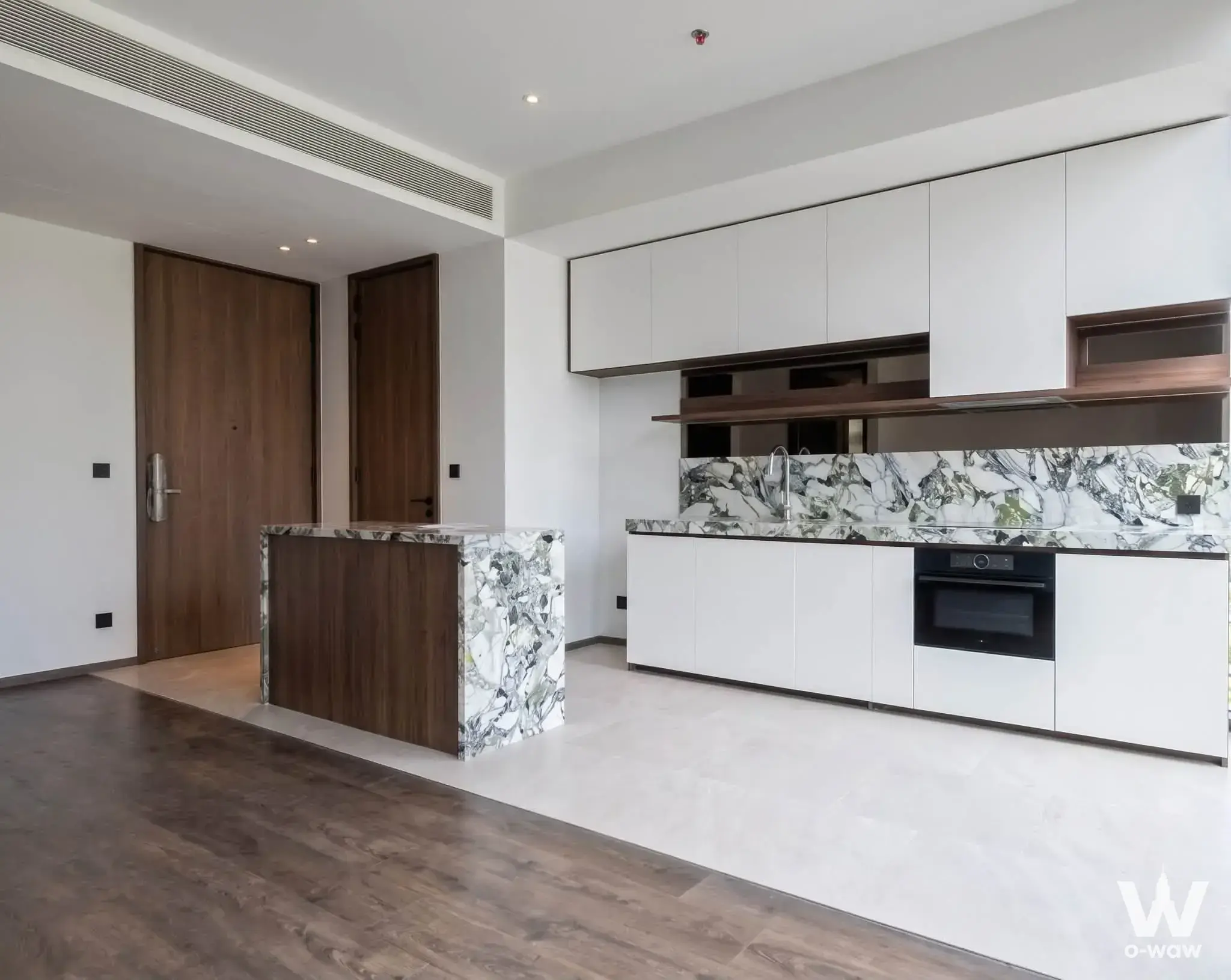 Convent Road, 500 meters from Sala Daeng BTS Station, 10 meters from BNH Hospital