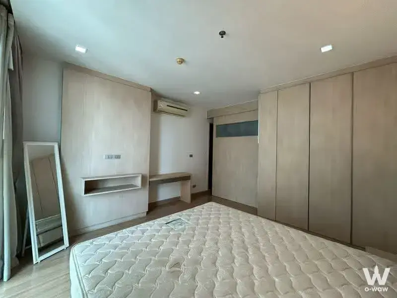 Condo with 1 bedroom for rent at Sky Walk Residences — photo 2 of 5