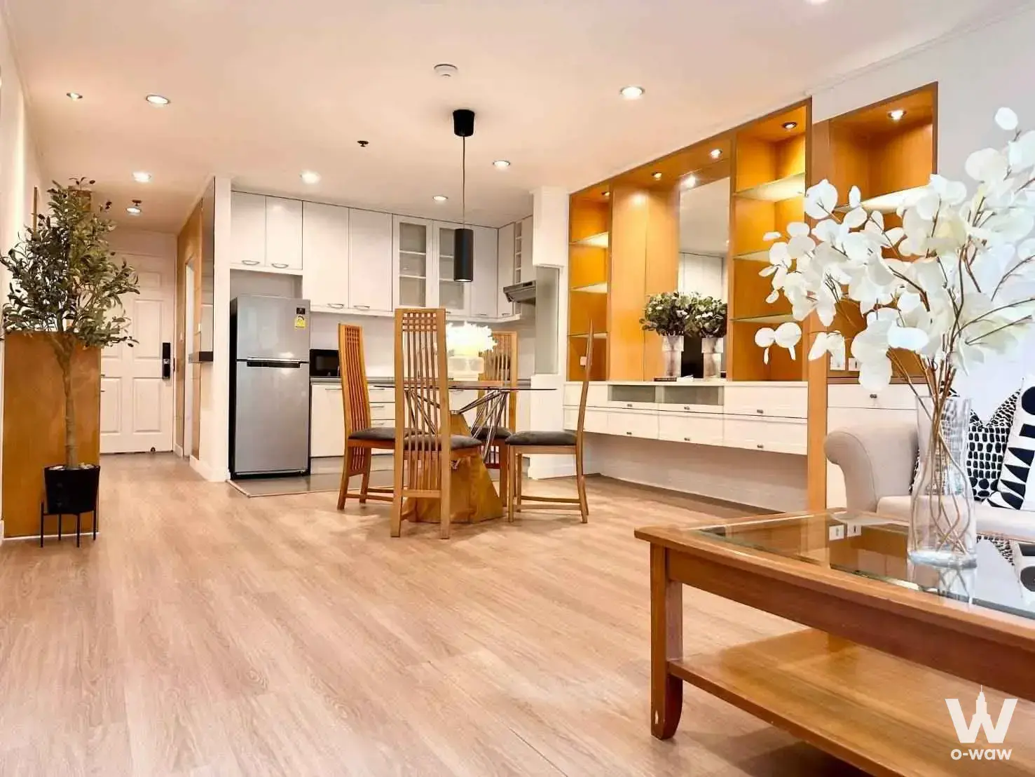 Condo with 2 bedrooms for rent at The Royal Place 1 — photo 3 of 5