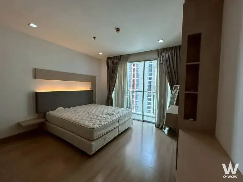 Condo with 1 bedroom for rent at Sky Walk Residences — photo 1 of 5