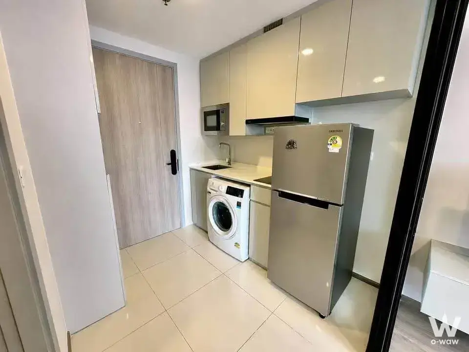 Condo with 1 bedroom for rent at Huai Khwang, Bangkok, Thailand — photo 4 of 5