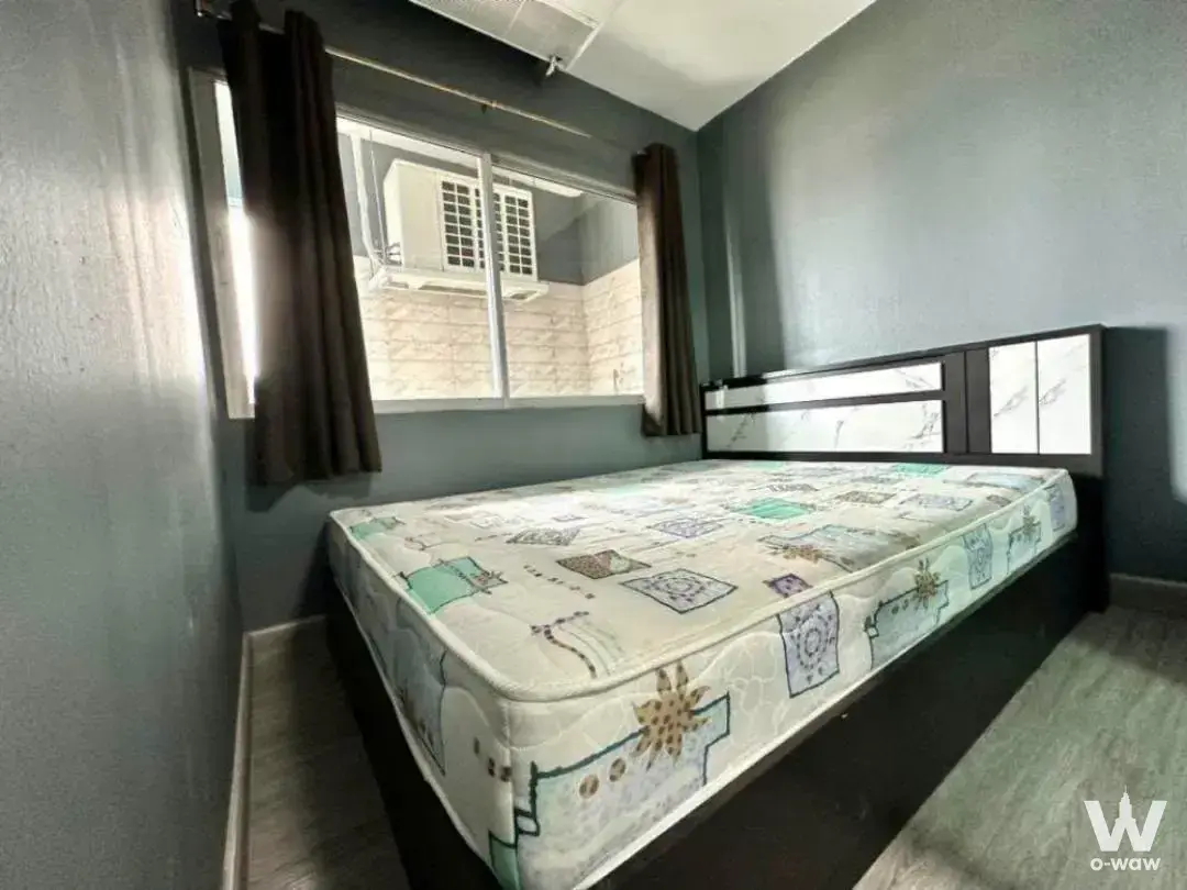 Near MRT Sutthisan, BTS Phra Khanong, Chatuchak 4
