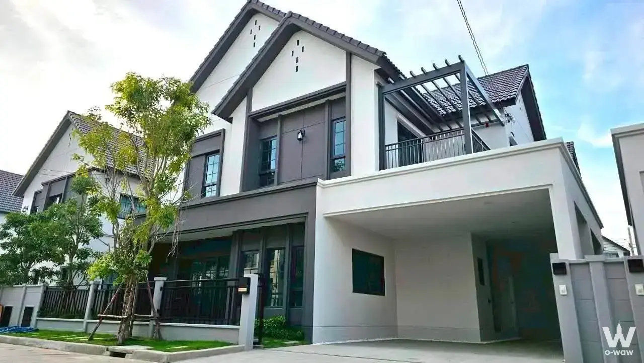 House with 4 bedrooms for rent at Centro Bangna — photo 1 of 5