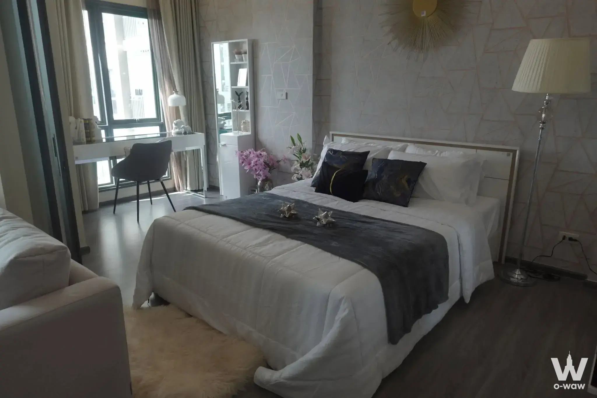 Near BTS Wongwian Yai, Sathorn-Taksin area