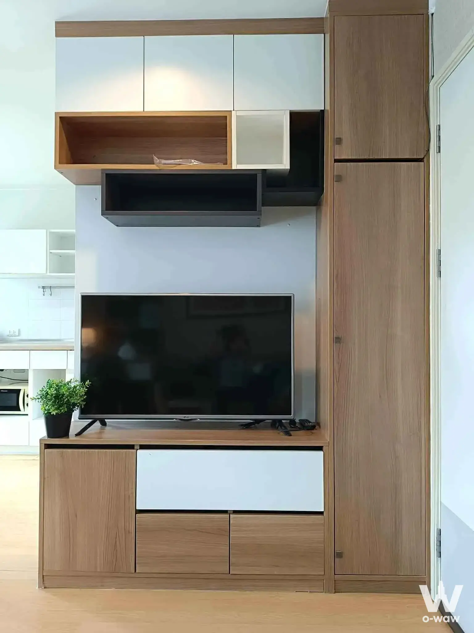 Condo with 1 bedroom for rent at Lumpini Place Srinakarin - Huamak Station — photo 3 of 5