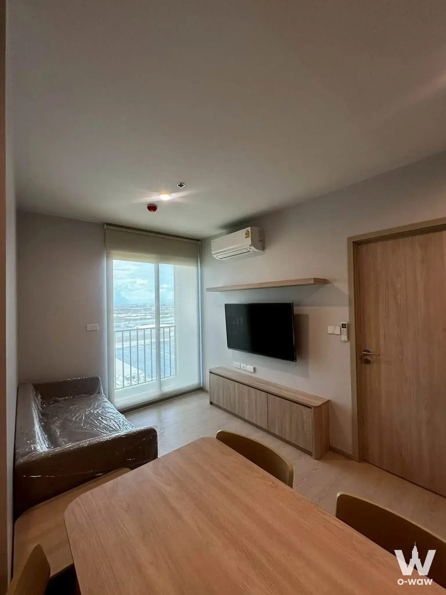 Bang Na, near Mega Bang Na, close to expressway and Suvarnabhumi Airport