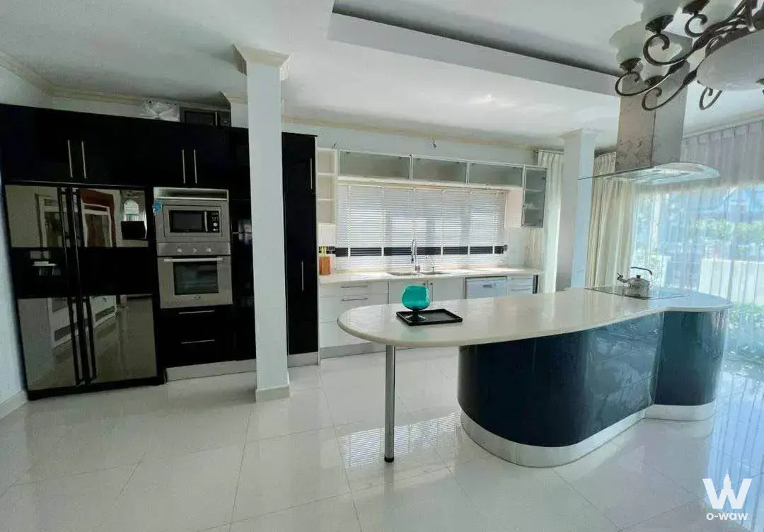 Commercial with 3 bedrooms for rent at Bang Lamung, Chonburi — photo 3 of 5