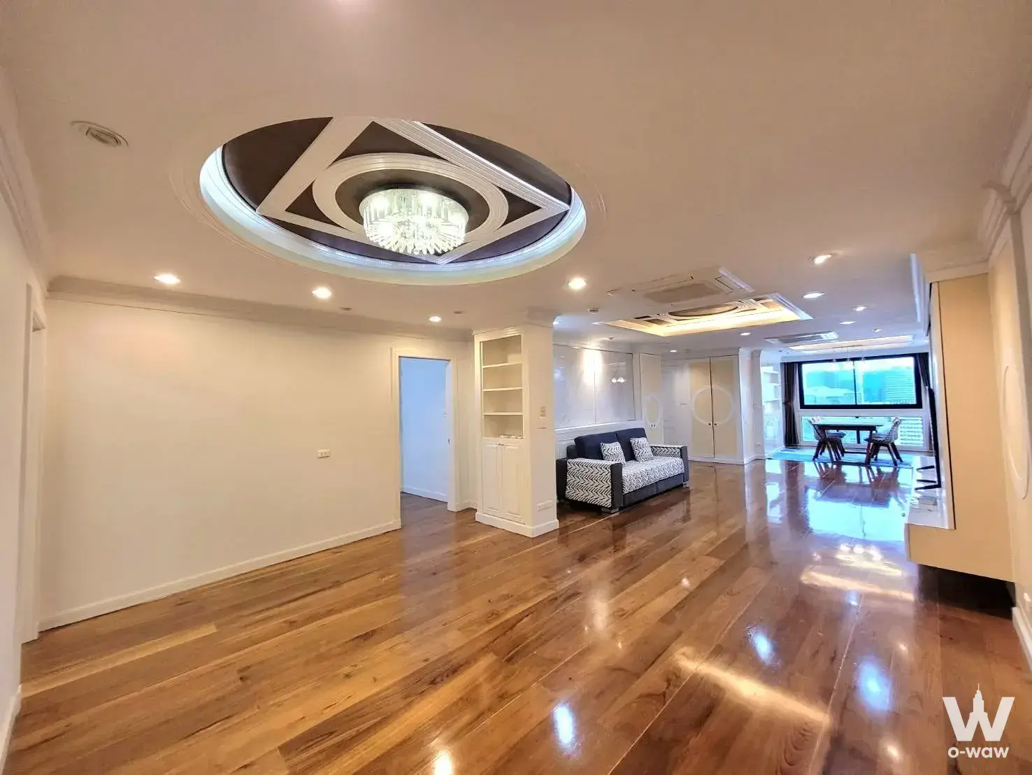 Commercial with 3 bedrooms for rent at Park24 — photo 2 of 5