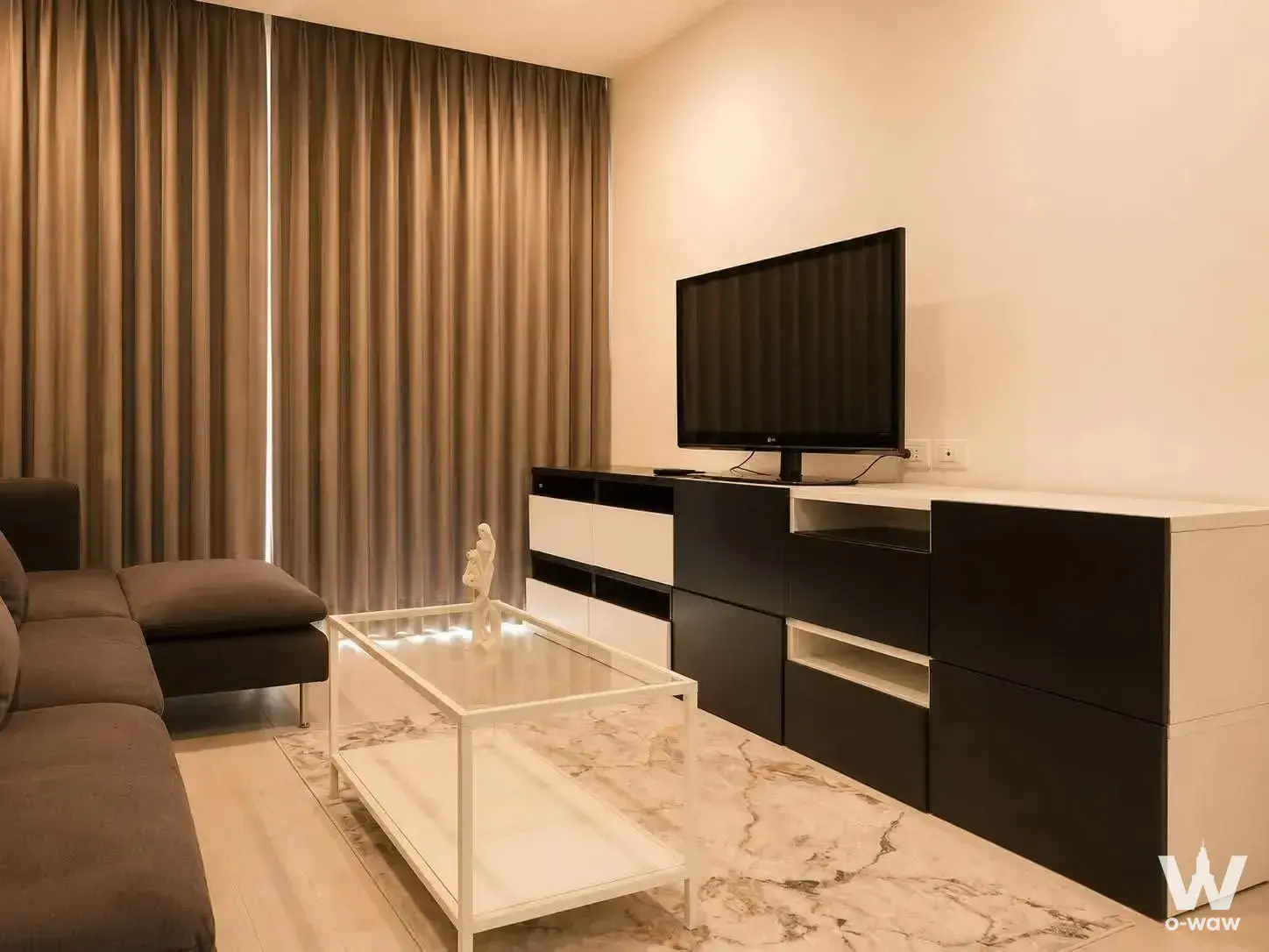 Condo with 2 bedrooms for rent at Noble Ploenchit — photo 3 of 5