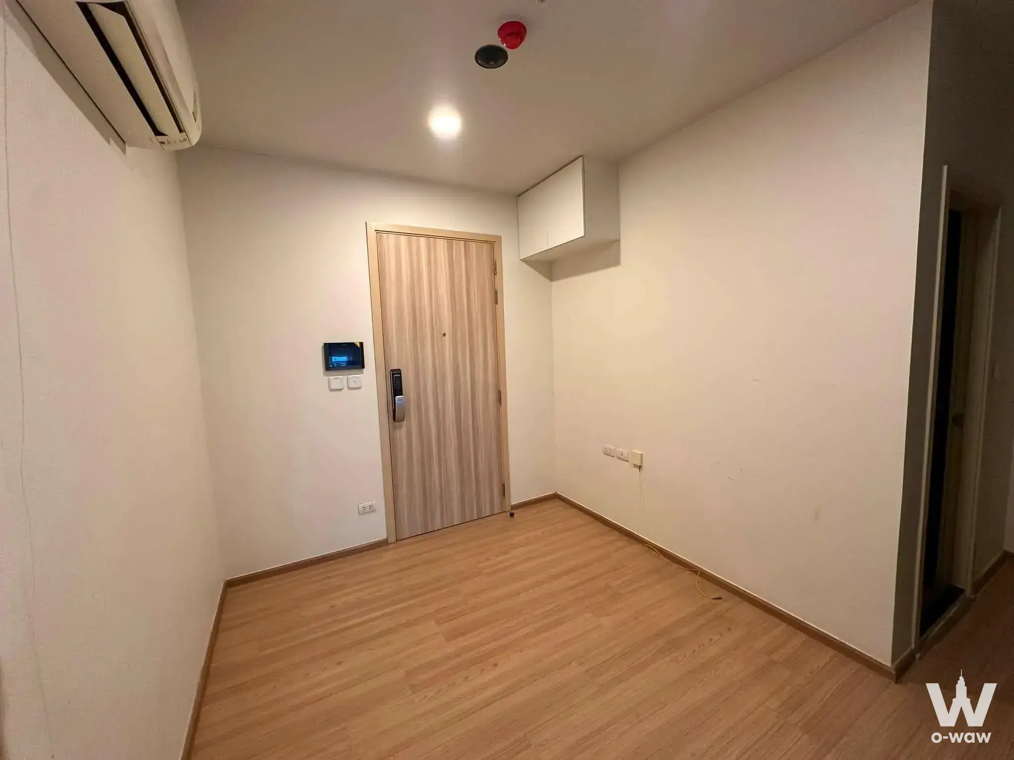 Near BTS Sena Nikom (1.9 km) / Near Kasetsart University BTS Station