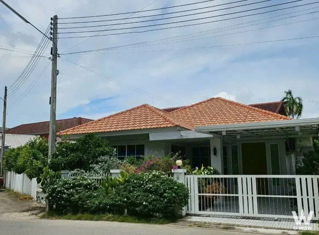 Soi Siam Country Club, near Mabprachan Lake, Pattaya, Chonburi, Thailand